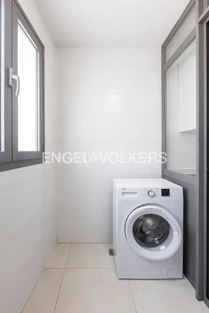 Balcony of Flat for sale in Madrid  with Air Conditioner, Heating and Storage room