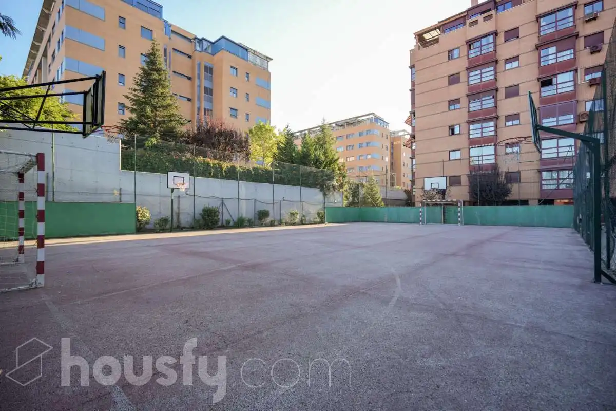 Flat with balcony for sale in Calle de Albalá ., imagen 35