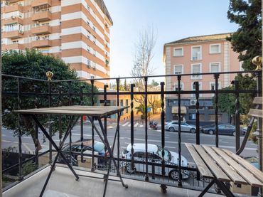 Chalet con piscina en venta en Calle Granada 46
