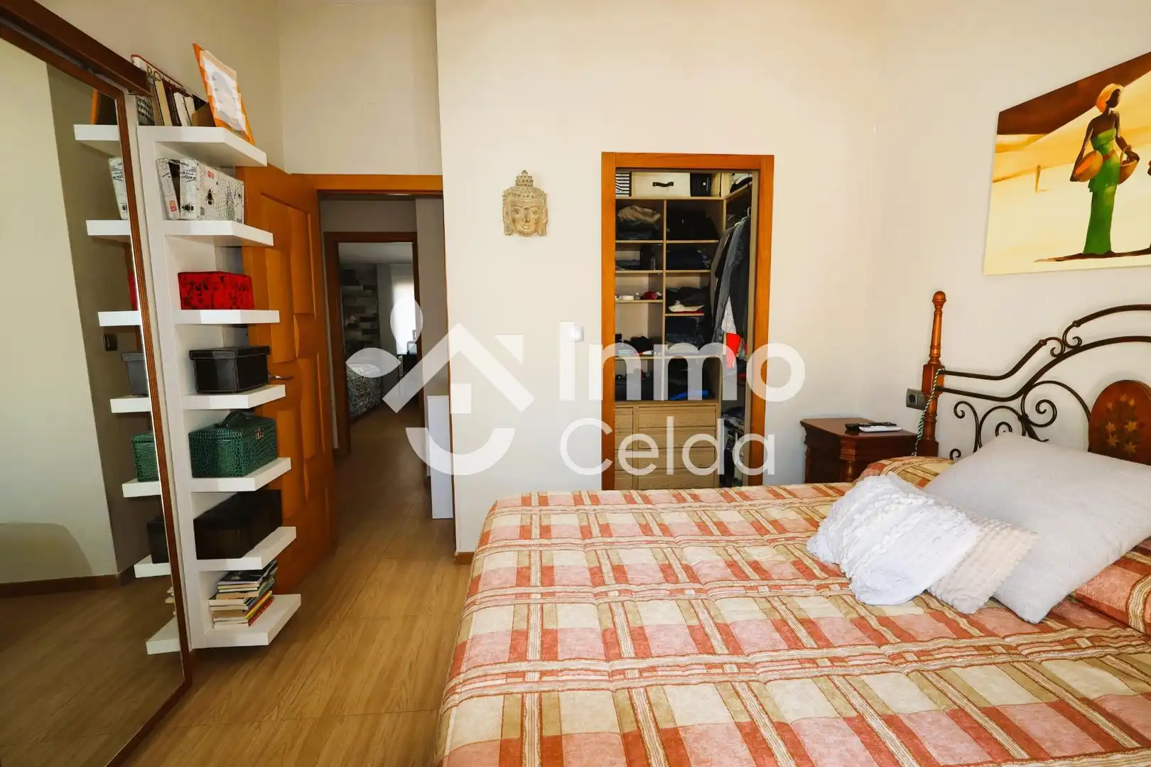 Habitación de Casa adosada en venta en Chiva con Aire acondicionado, Calefacción y Jardín privado