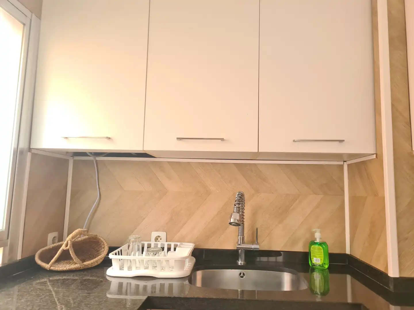 Kitchen of Flat for sale in Sevilla  with Air Conditioner, Storage room and Balcony