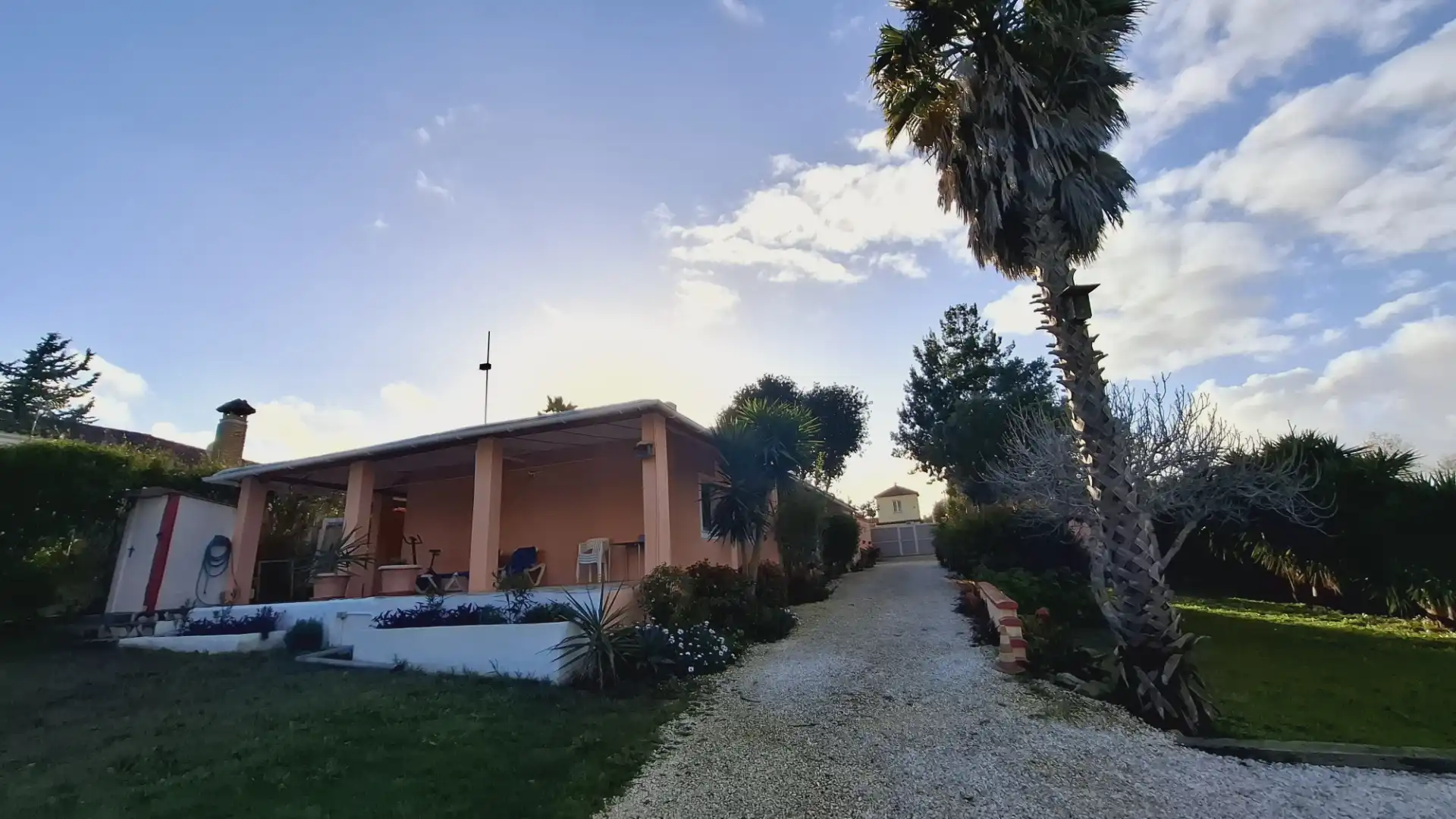 Vista exterior de Casa o xalet en venda en Chiclana de la Frontera