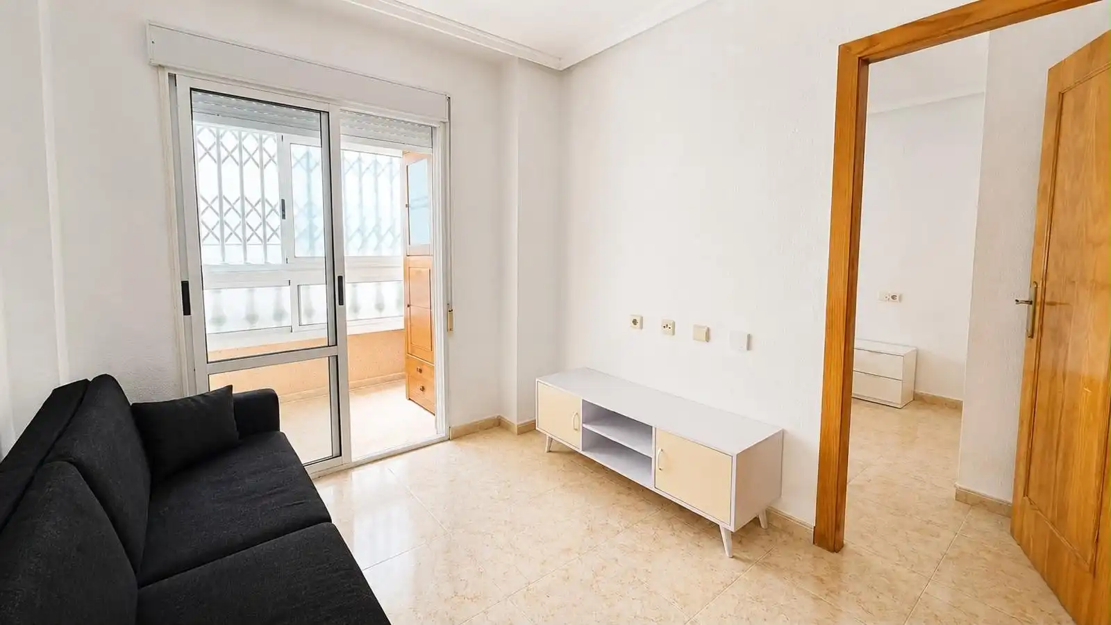 Ground floor for rent in El Molino