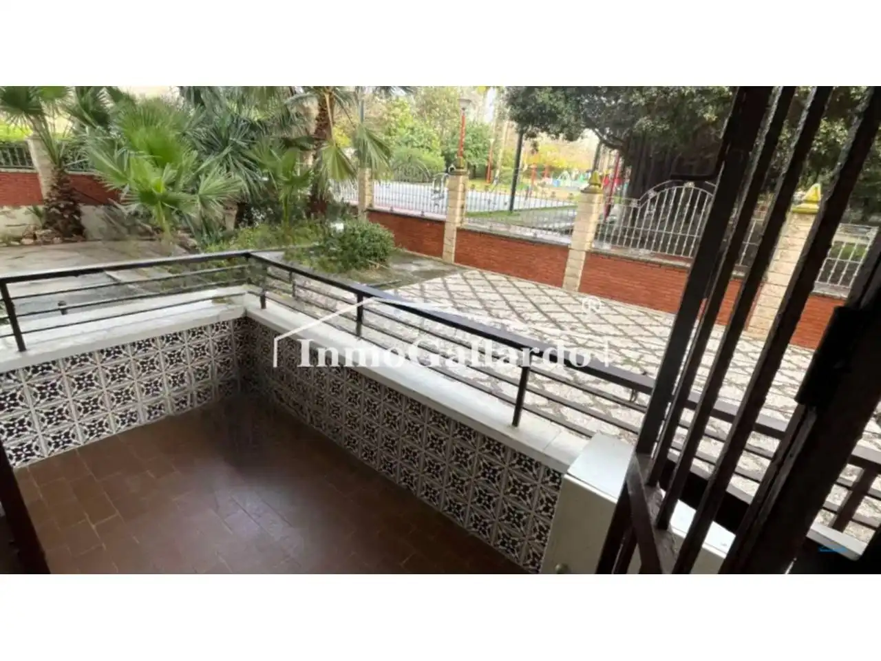 Vista exterior de Piso en venta en Rincón de la Victoria con Terraza y Piscina comunitaria