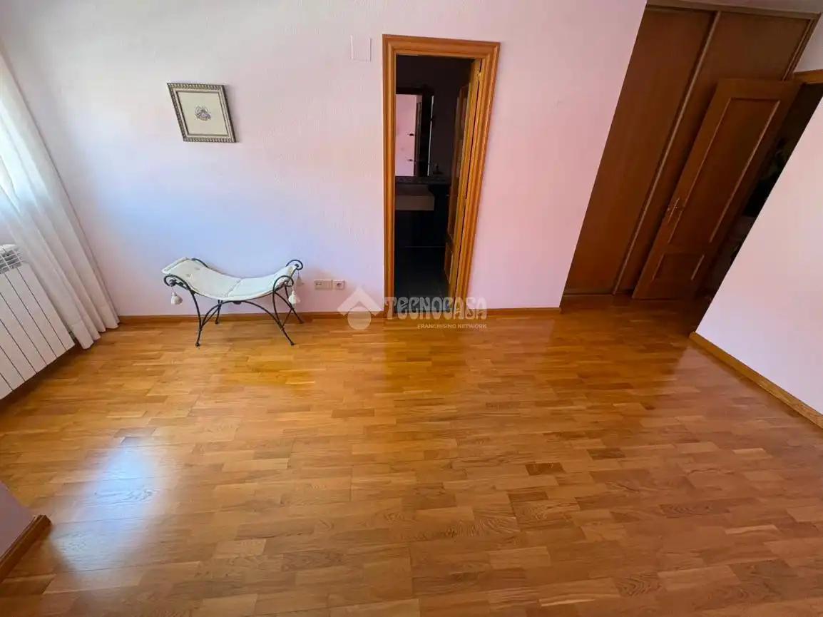 Casa adosada en venta en Zaragoza con Terraza