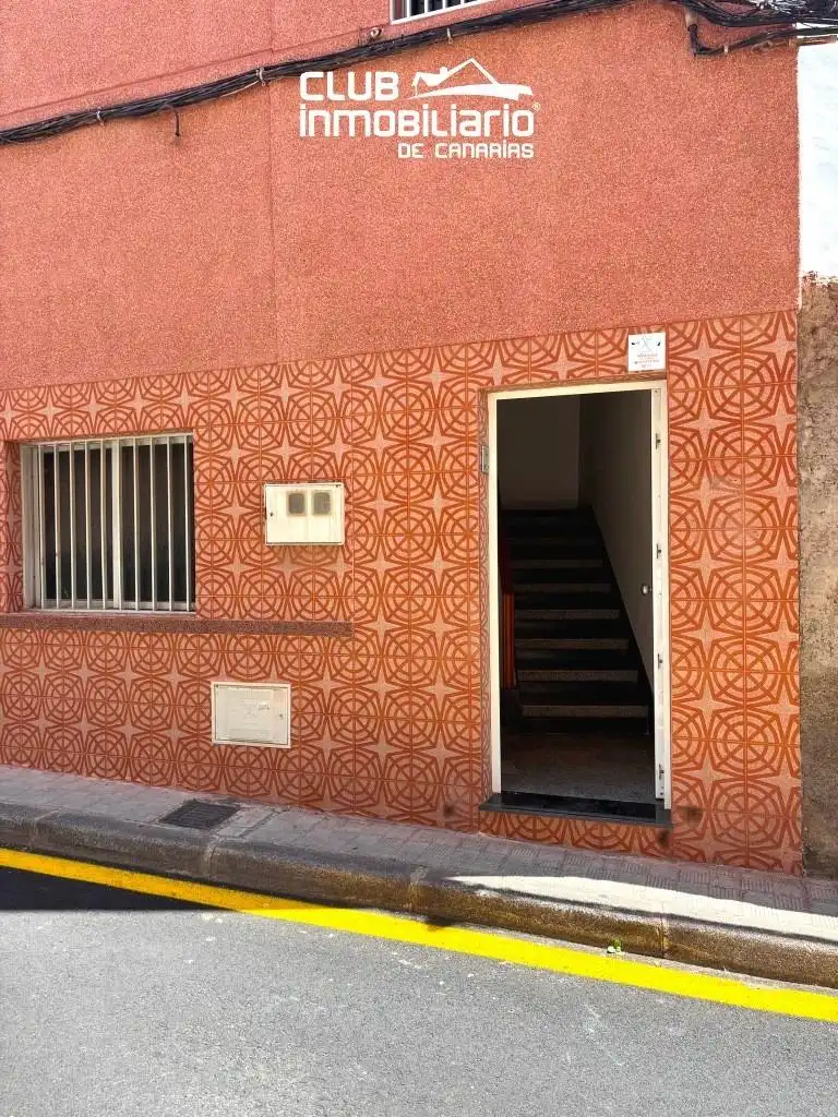 Vista exterior de Piso de alquiler en San Cristóbal de la Laguna con Aire acondicionado
