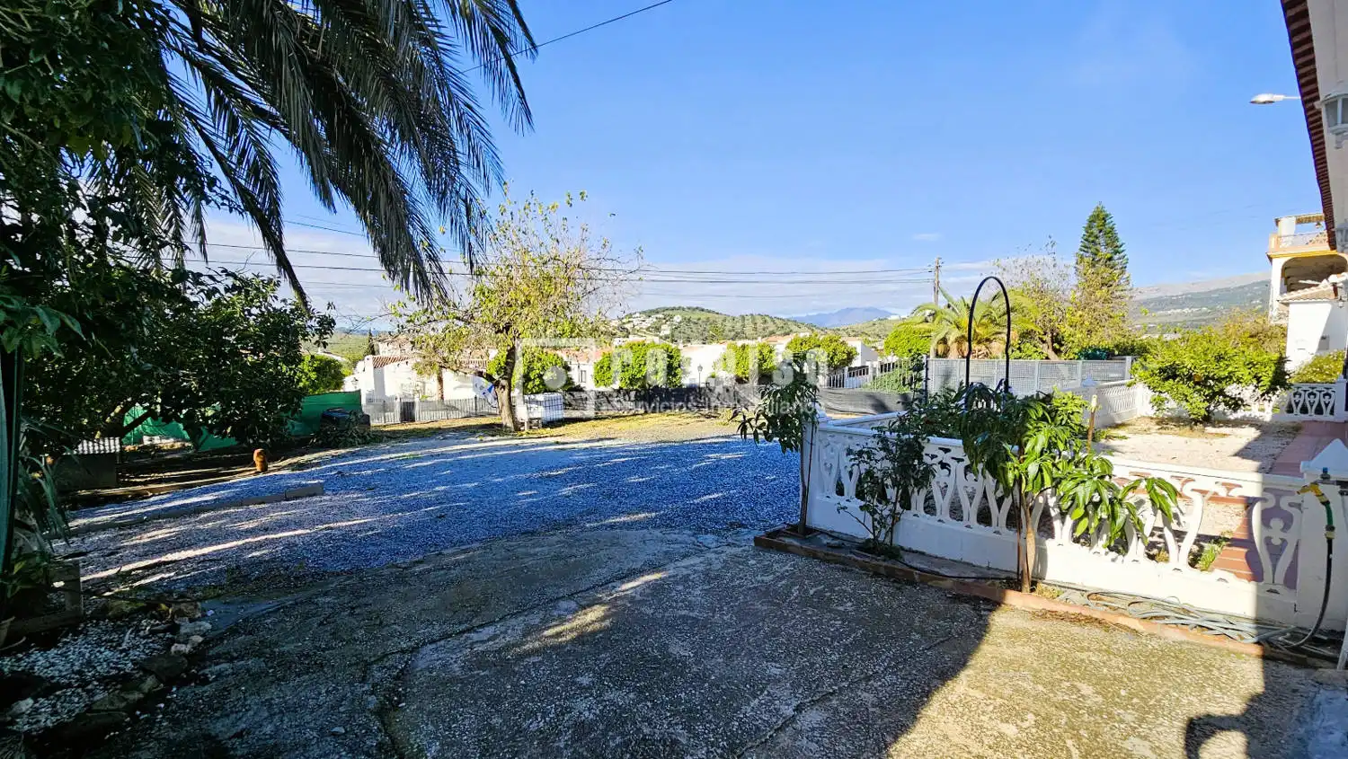 Casa con jardín en venta en Alcaucín, imagen 2
