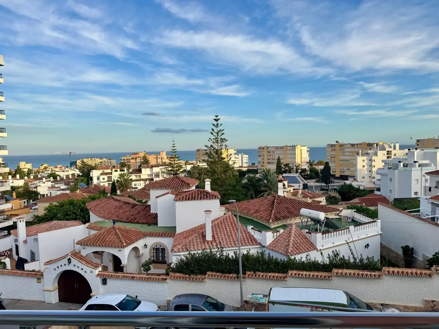 Außenansicht von Maisonette zum Verkauf in Torremolinos mit Klimaanlage, Terrasse und Abstellraum