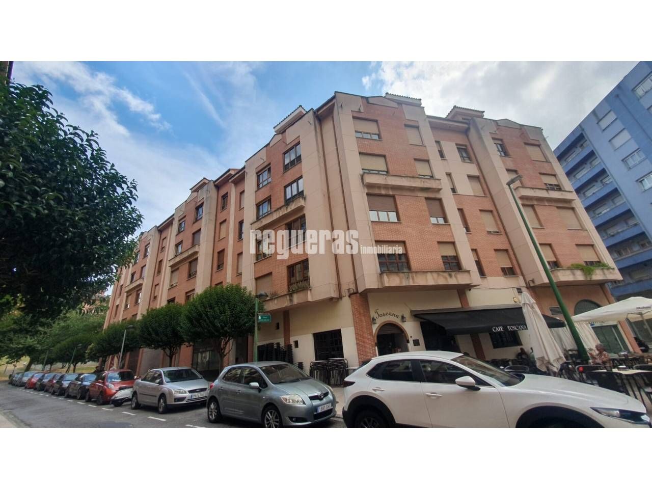 Vista exterior de Apartamento de alquiler en Avilés con Calefacción, Parquet y Terraza
