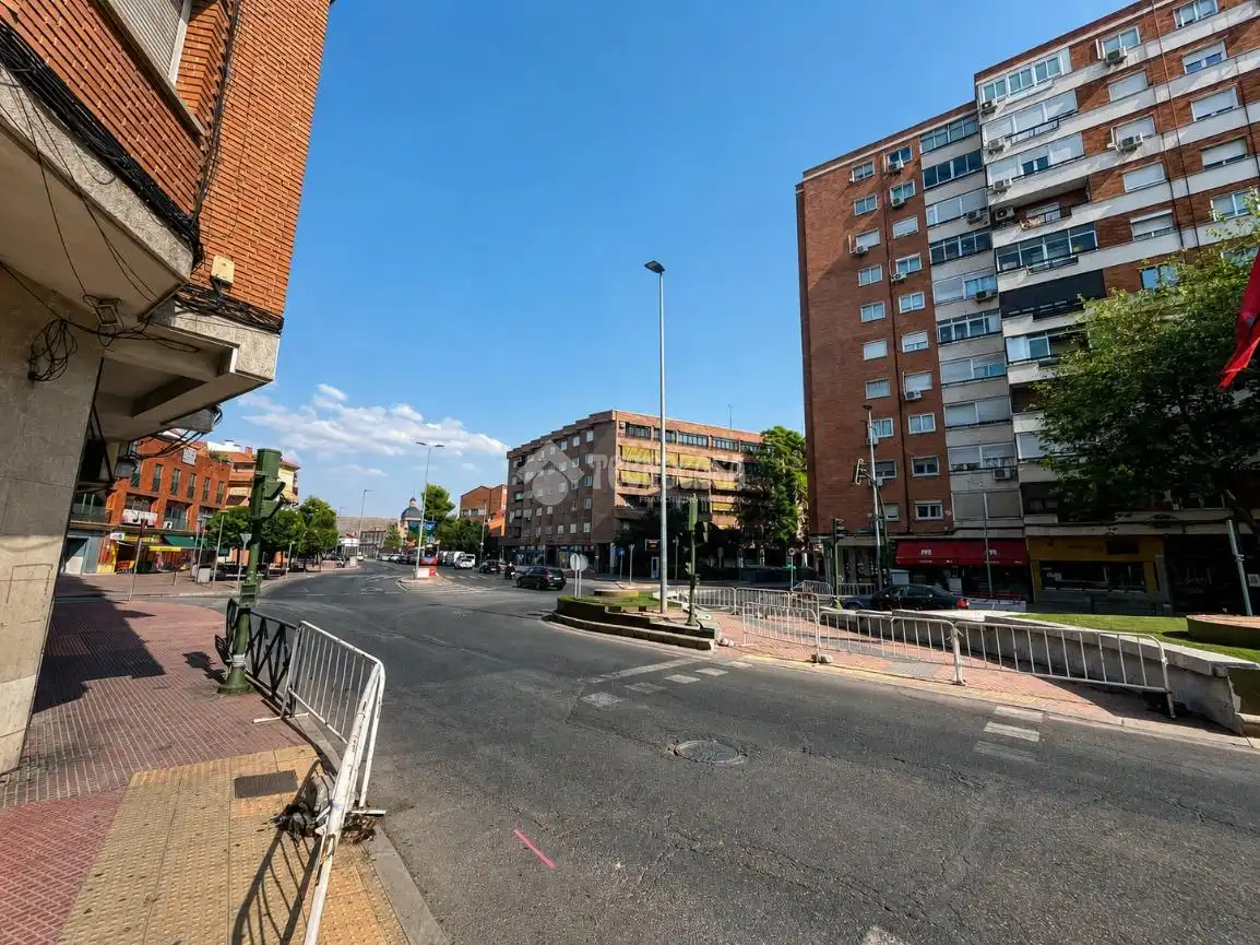 Vista exterior de Pis en venda en Alcalá de Henares amb Aire condicionat