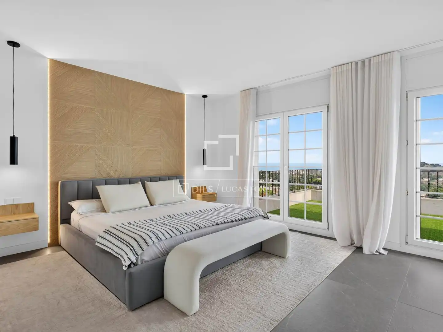 Bedroom of Houses for sale in Badalona  with Air Conditioner, Heating and Private garden