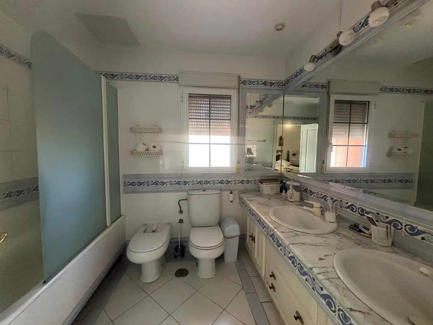 Bathroom of Houses for sale in Córdoba  with Air Conditioner, Heating and Private garden