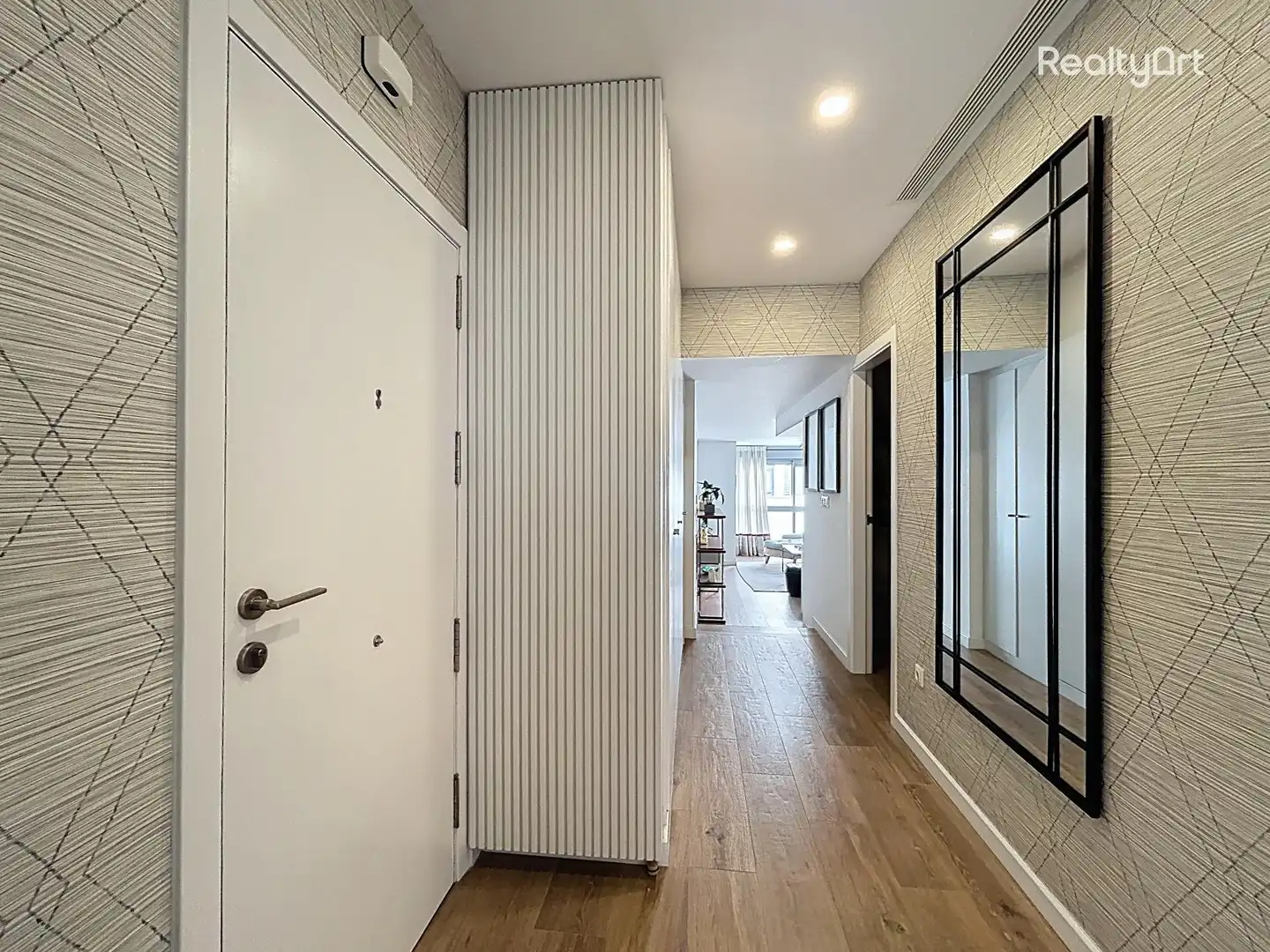 Flat for sale in Sevilla  with Air Conditioner and Furnished