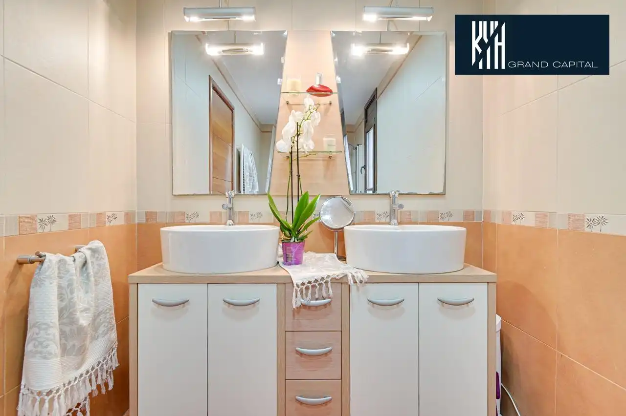 Casa con terraza en venta en Urbanització Llac del Cigne, imagen 47