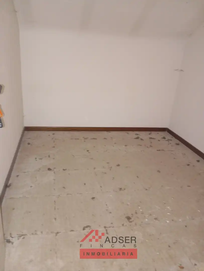Piso en venta en  Logroño con Calefacción, Jardín privado y Parquet