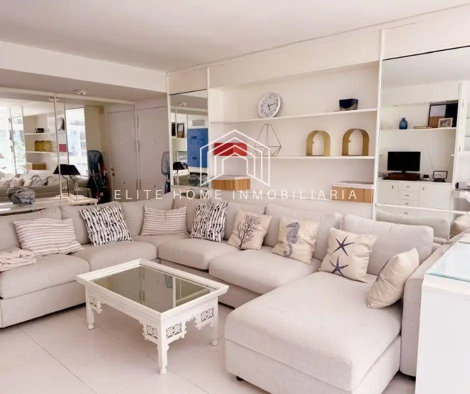 Sala d'estar de Apartament en venda en Benicasim / Benicàssim amb Jardí privat, Terrassa i Moblat