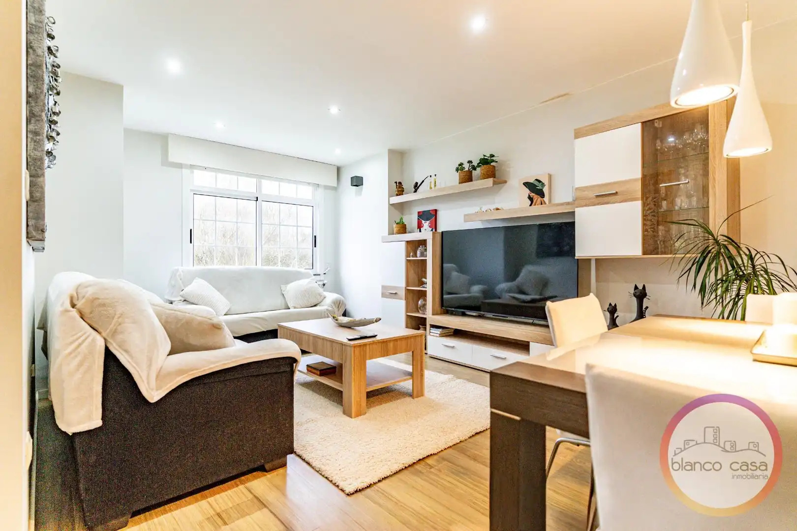 Sala de estar de Casa o chalet en venta en Carballo con Calefacción, Jardín privado y Trastero