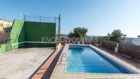 Piscina de Casa o xalet en venda en Vilanova i la Geltrú amb Aire condicionat, Calefacció i Jardí privat