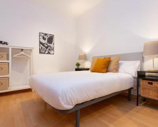 Bedroom of Apartment to rent in  Barcelona Capital  with Air Conditioner, Furnished and Oven