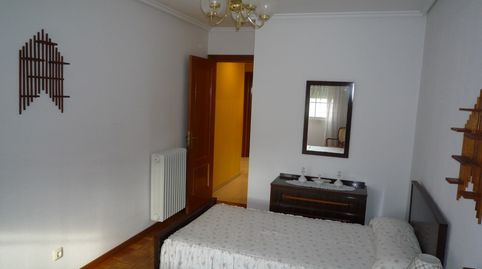 Foto 5 de Piso en venta en Calle Carpintero, Cacabelos, León