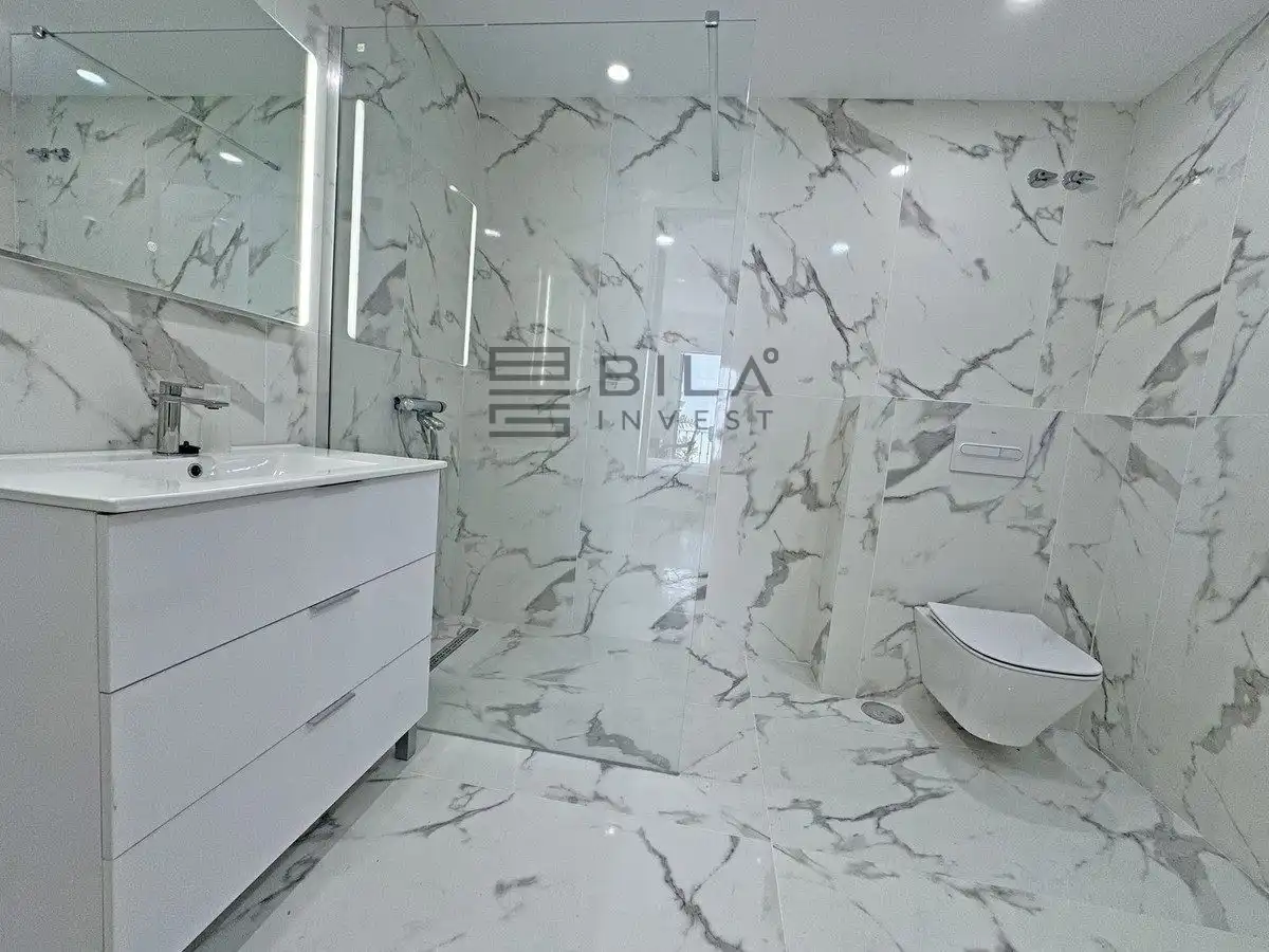 Bathroom of Flat for sale in Elviria - Cabopino