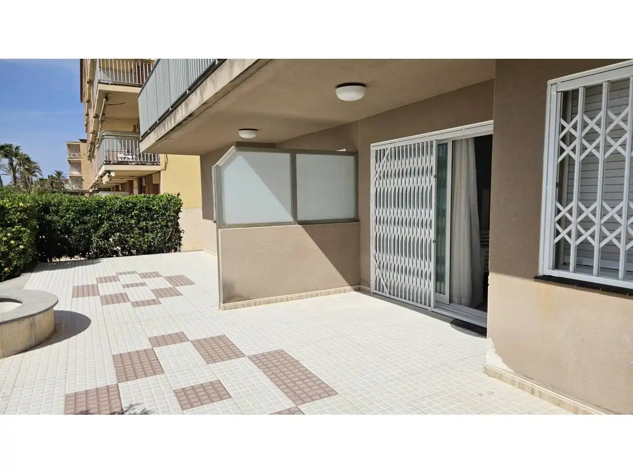 Vista exterior de Piso de alquiler en Vilanova i la Geltrú con Jardín privado, Terraza y Amueblado
