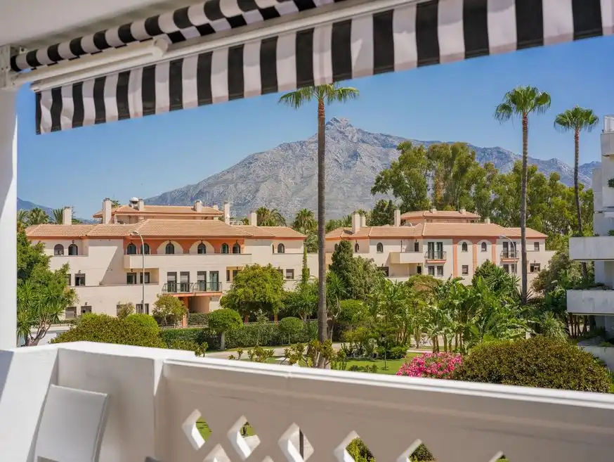Apartament amb piscina en venda a Nueva Andalucía