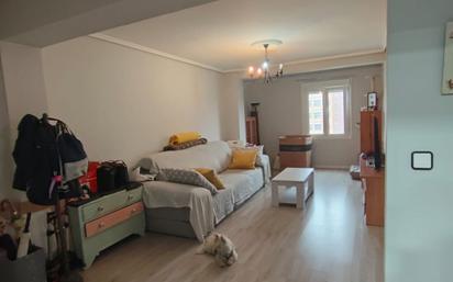 Living room of Flat for sale in Valladolid Capital  with Heating, Parquet flooring and Terrace