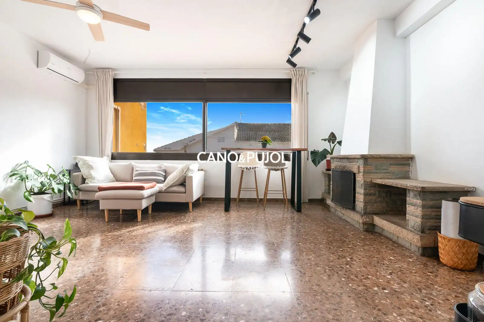 Sala de estar de Casa o chalet en venta en Lliçà d'Amunt con Aire acondicionado, Calefacción y Terraza
