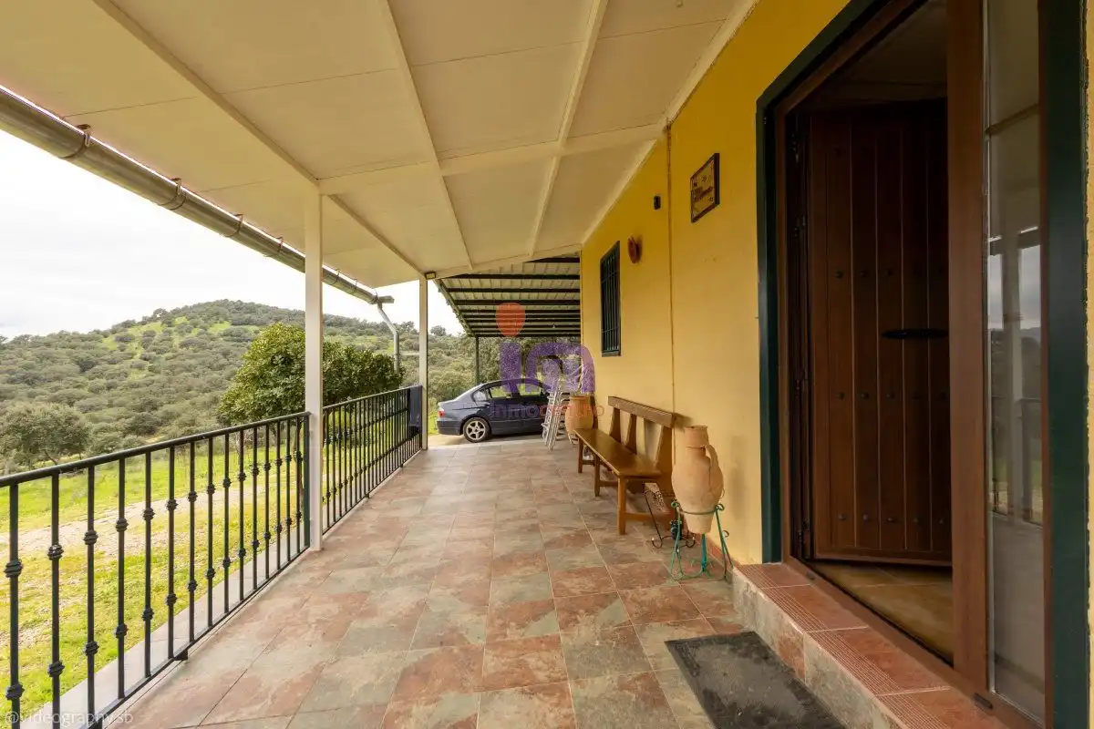 Terraza de Finca rústica en venta en San Lorenzo de Calatrava
