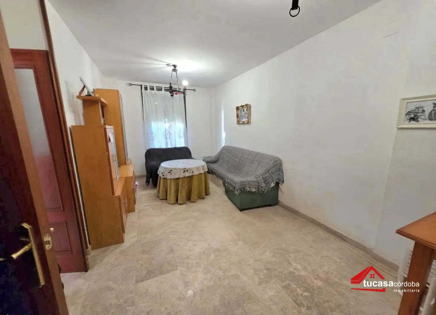Wohnzimmer von Einfamilien-Reihenhaus zum Verkauf in Guadalcázar mit Klimaanlage und Terrasse