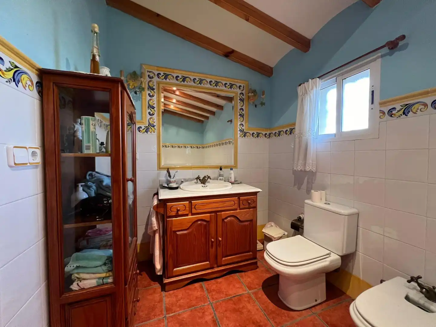Bany de Casa o xalet en venda en Elche / Elx amb Jardí privat, Terrassa i Piscina