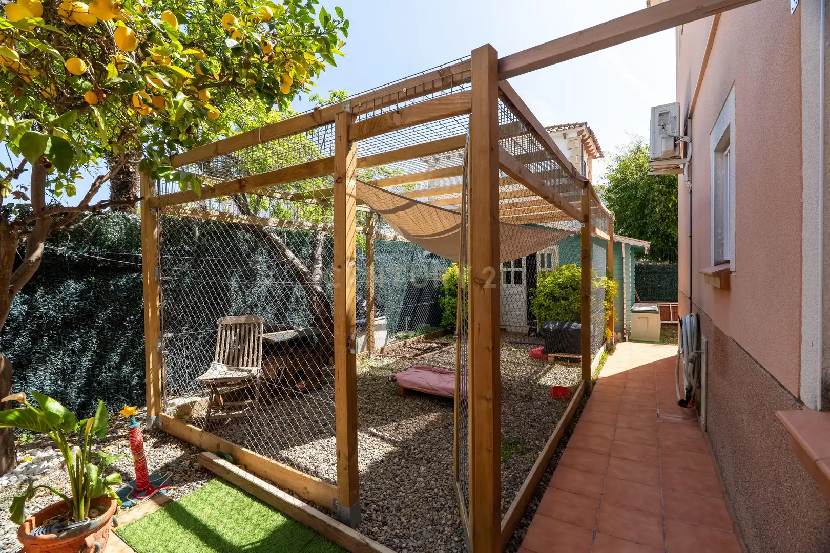 Jardí de Casa o xalet en venda en Cubelles amb Aire condicionat i Alarma