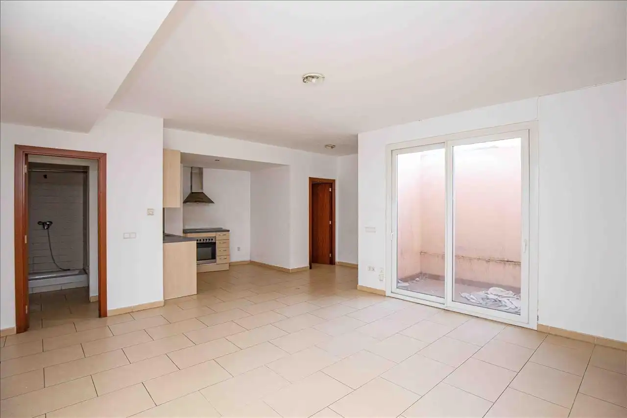 Piso en venta en Figueres con Calefacción, Terraza y Balcón