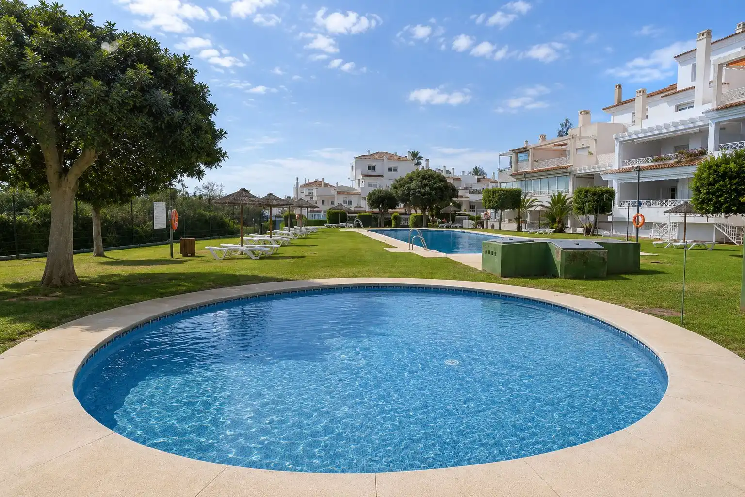 Swimming pool of Flat for rent in Marbella  with Air Conditioner, Terrace and Swimming Pool