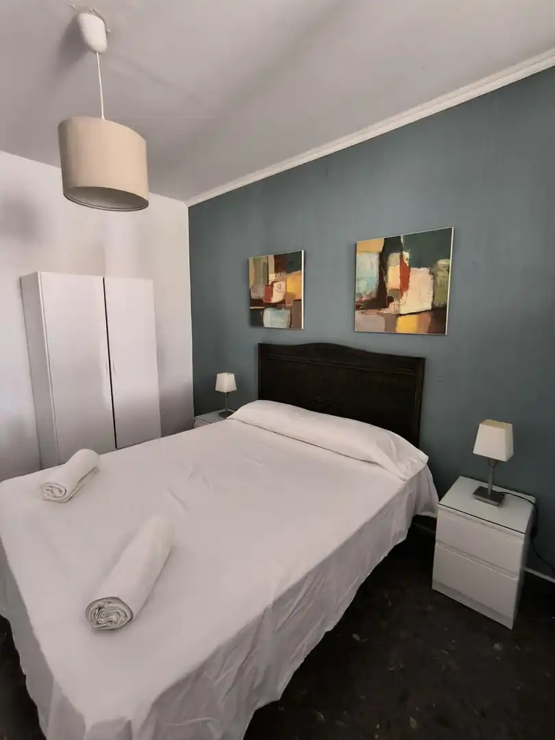 Schlafzimmer von Wohnungen zur Miete in Sevilla mit Klimaanlage, Heizung und Möbliert