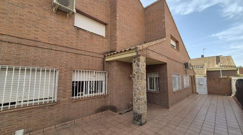 REF. 25.137 | EXCLUSIVO CHALET ADOSADO CON PISCINA PRIVADA Y AMPLIO JARDÍN EN VELILLA DE SAN ANTONIO (MADRID), imatge 2