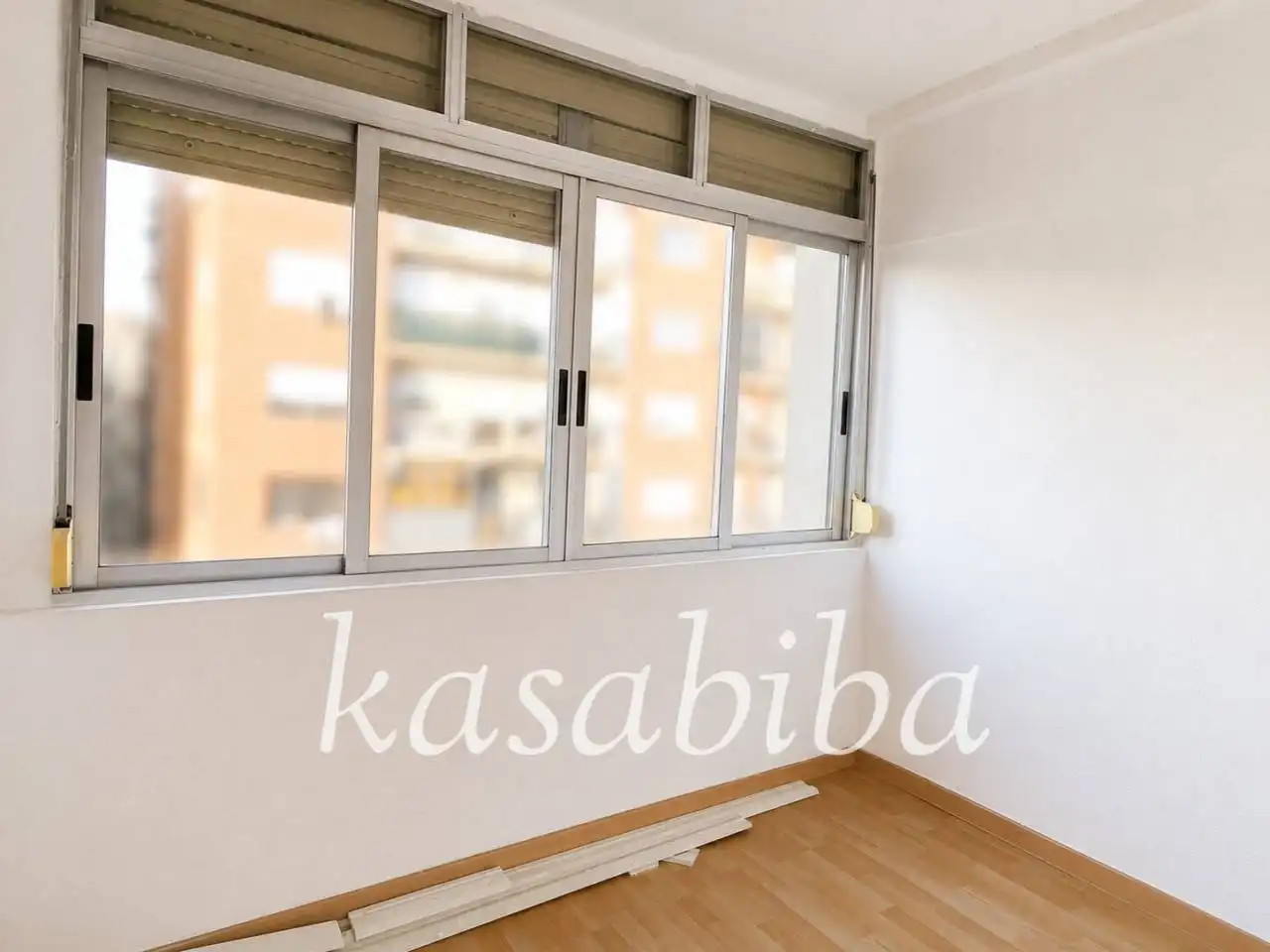 Bedroom of Flat for sale in Valencia