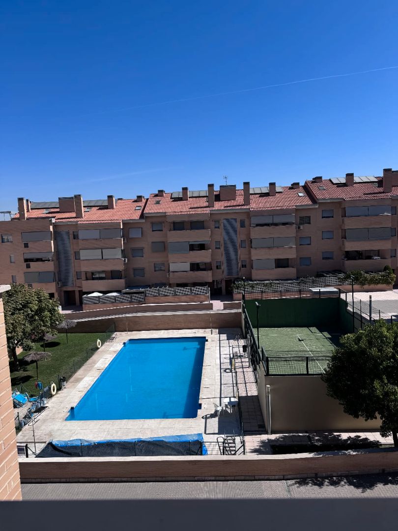 Piscina de Ático en venta en Navalcarnero con Aire acondicionado, Calefacción y Parquet