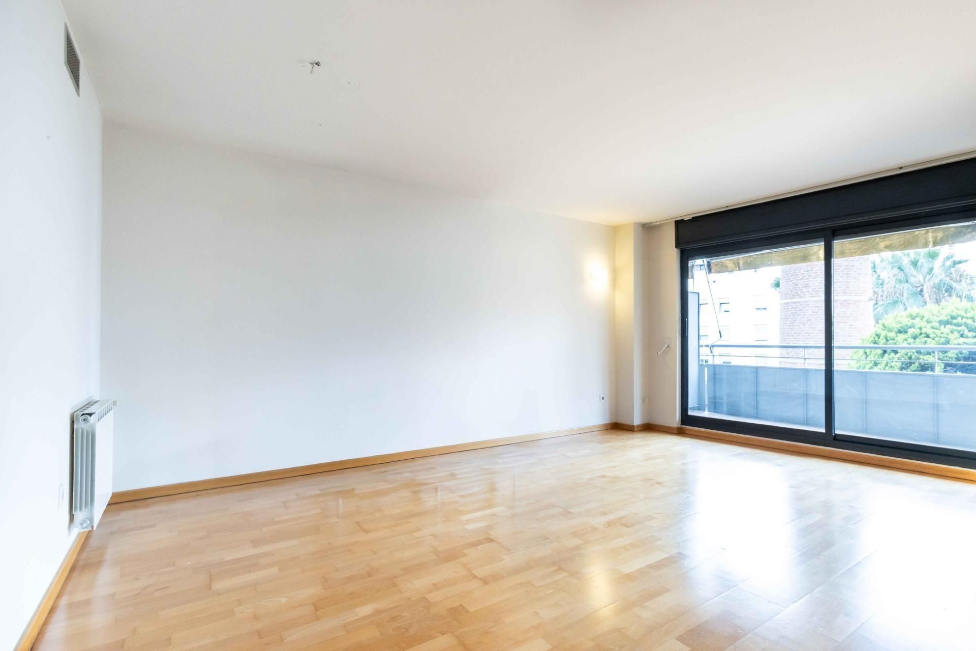 Flat for sale in Calle ALEMANYA , Centre , Centre - Sant Oleguer