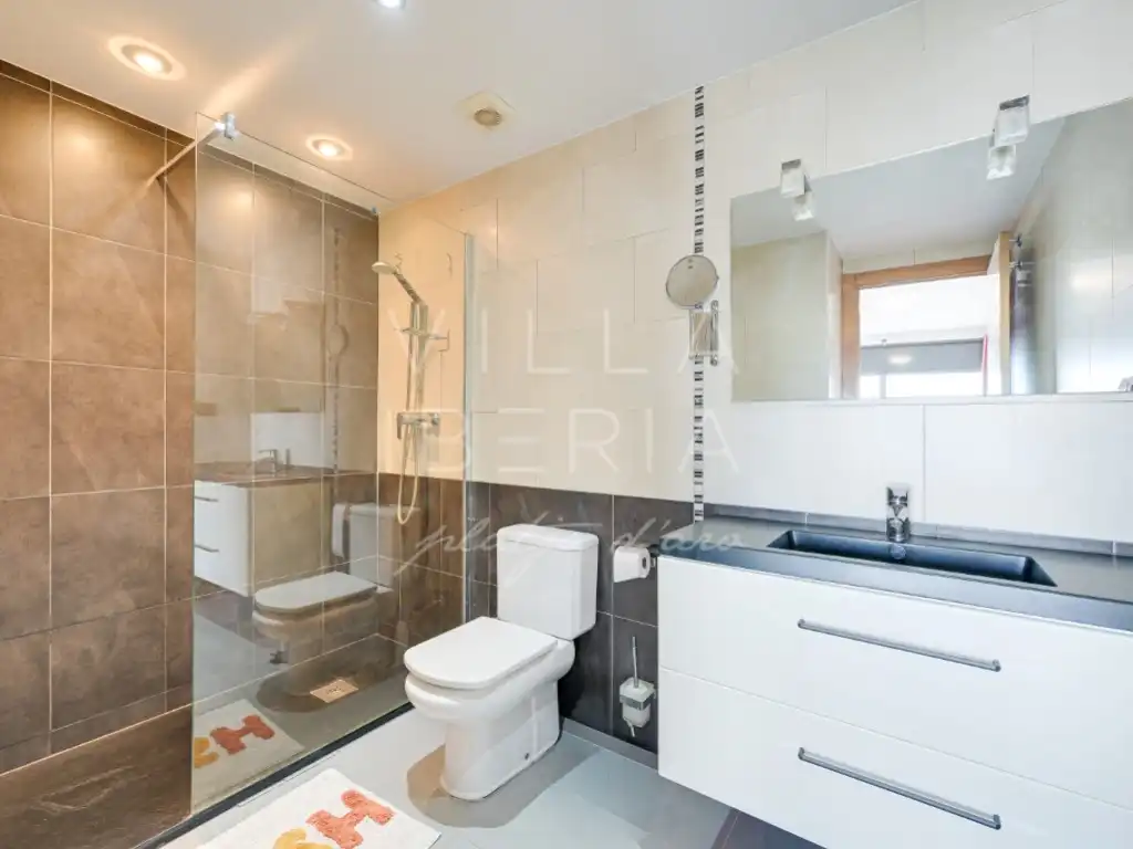 Casa con piscina en venta en Avenida Paisos Catalans 18, imagen 21