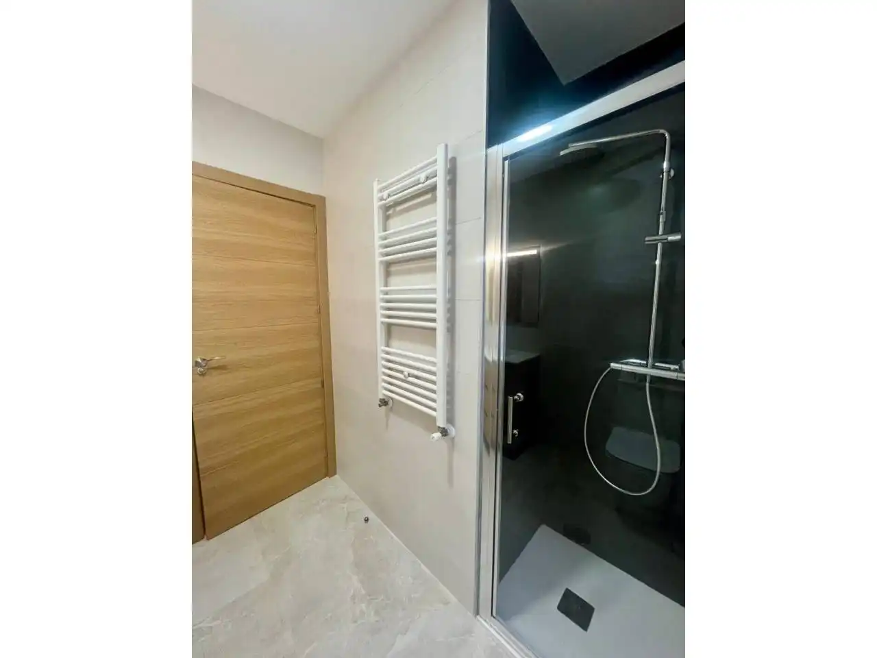Bathroom of Flat for rent in Betanzos  with Balcony