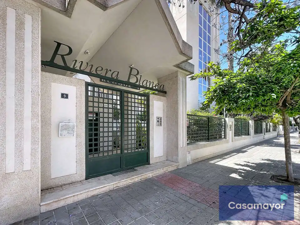 Vista exterior de Piso en venta en Alicante / Alacant con Aire acondicionado, Calefacción y Jardín privado