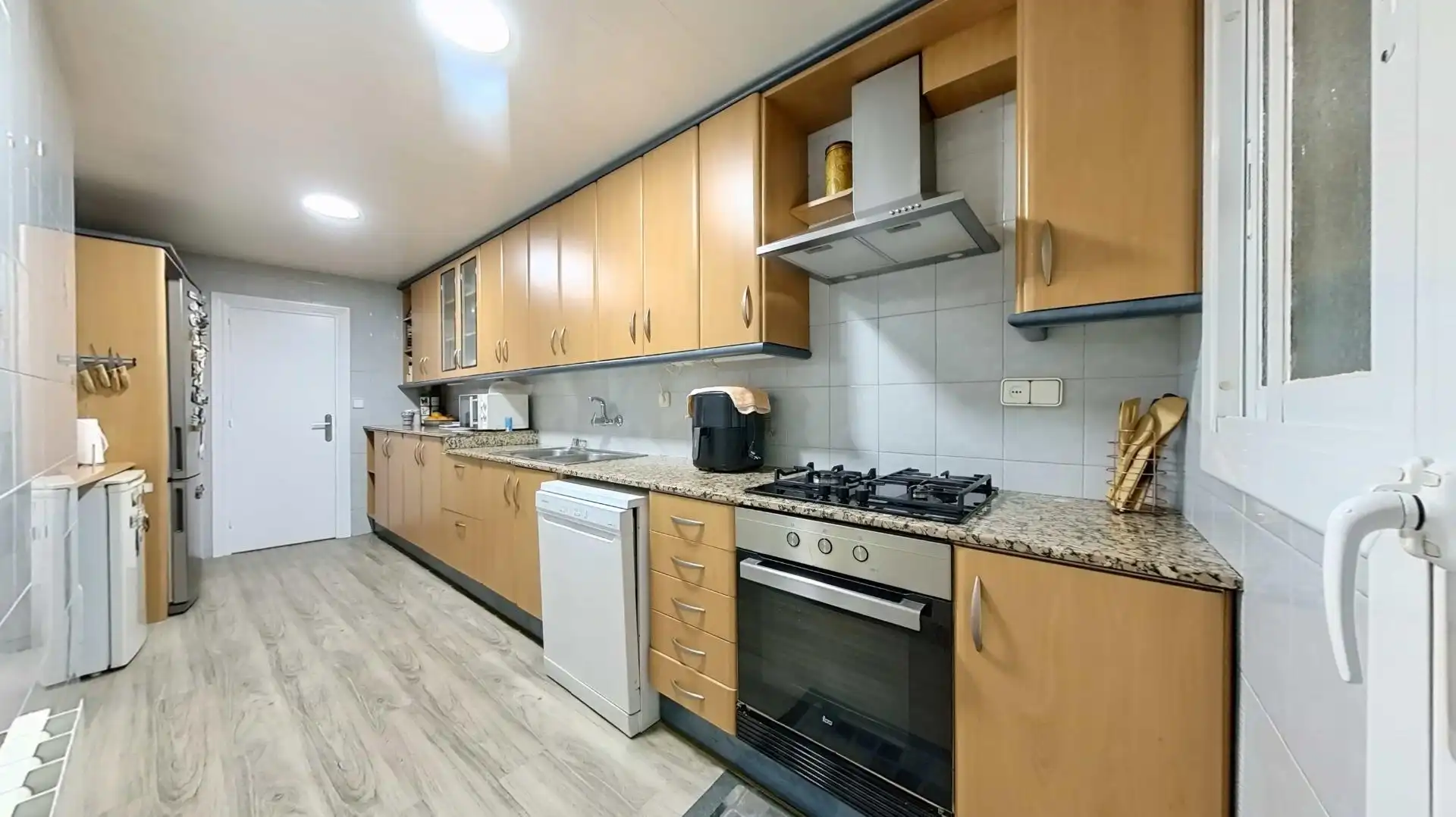 Cocina de Planta baja en venta en Santa Coloma de Gramenet con Aire acondicionado, Calefacción y Terraza