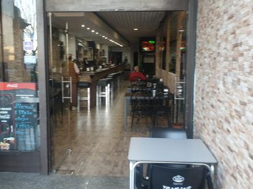 Business premises for transfer in Avenida Linares Rivas
