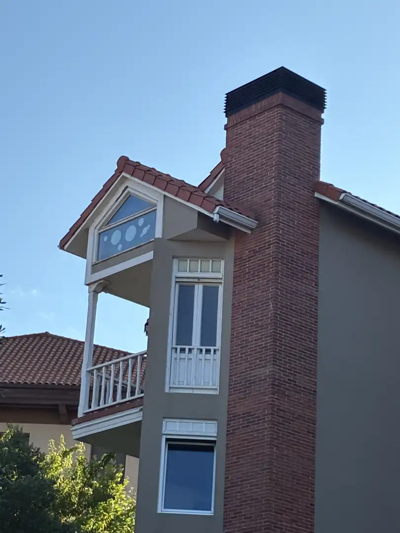 Vista exterior de Casa adosada en venda en Santander amb Calefacció, Parquet i Terrassa