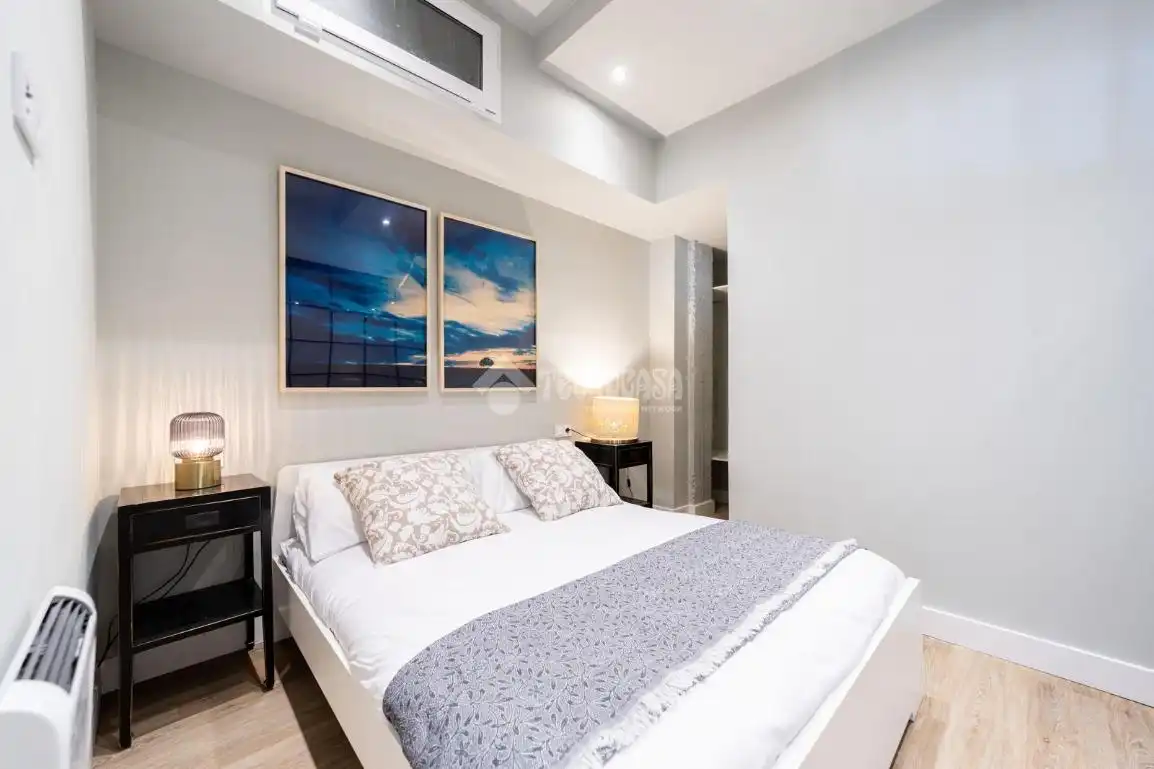 Bedroom of Flat for sale in Madrid