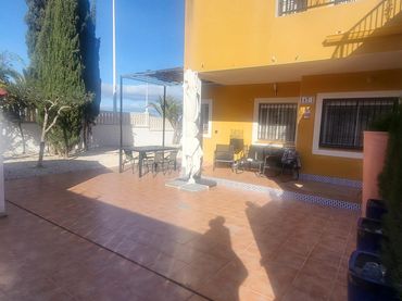 Reihenhaus mit Pool zum Verkauf in Calle BAHIA-ARENALES