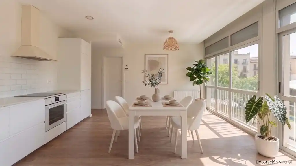 Comedor de Apartamento en venta en Barcelona con Aire acondicionado, Parquet y Balcón