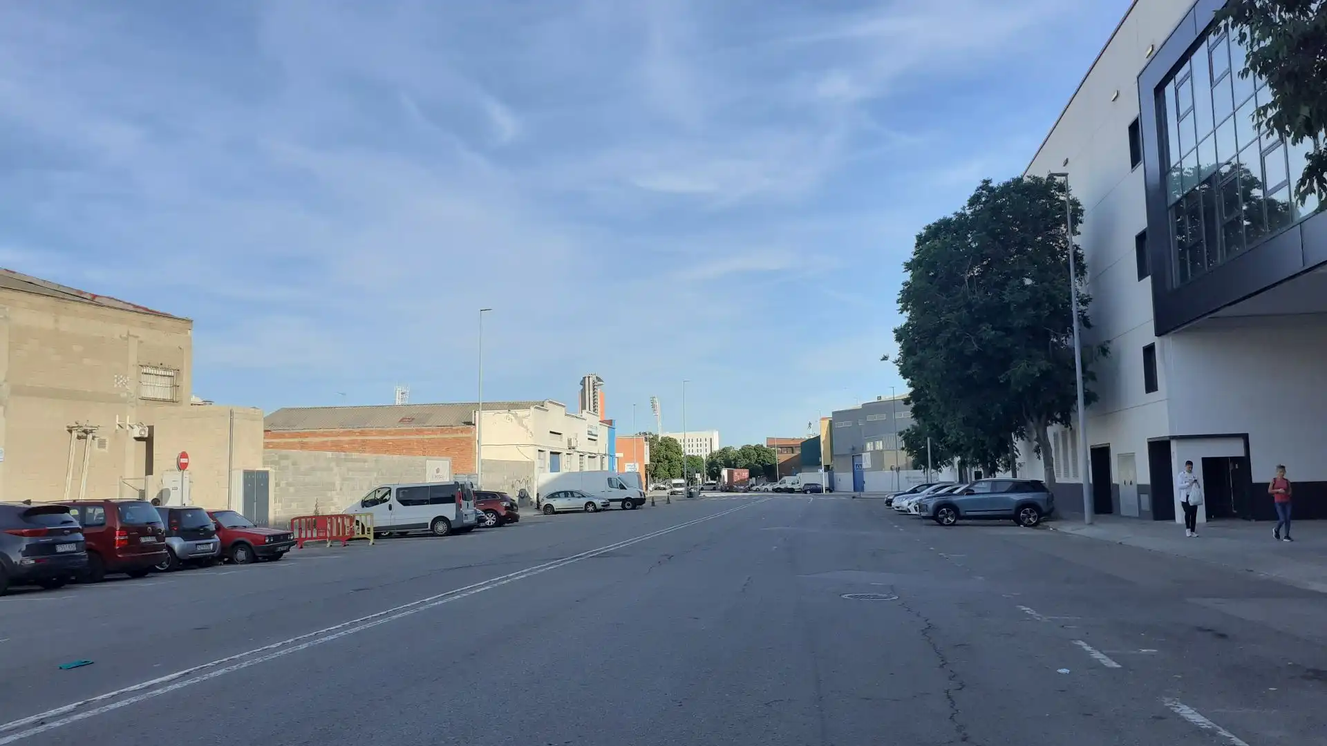 Vista exterior de Nau industrial en venda en L'Hospitalet de Llobregat